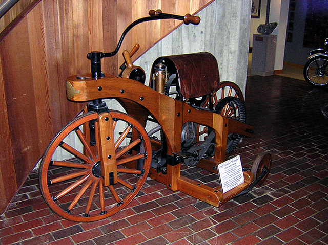 The Einspur - wooden motorcycle